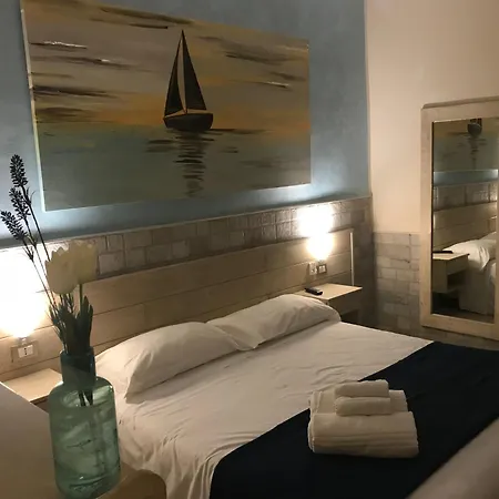 Airport Deluxe Bed & Breakfast 3*