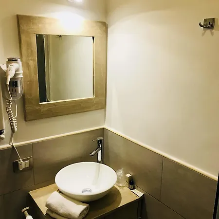 Airport Deluxe Alojamento de Acomodação e Pequeno-almoço Fiumicino