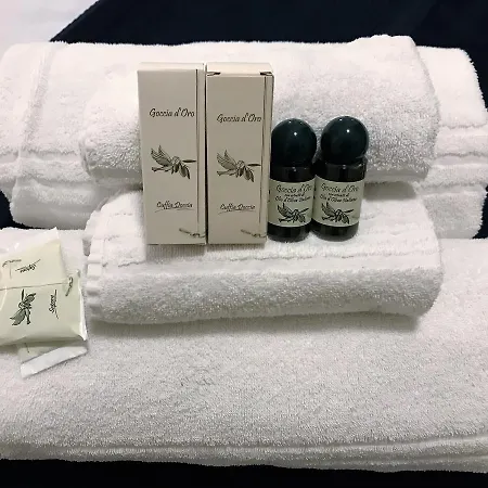 Alojamento de Acomodação e Pequeno-almoço Airport Deluxe 2*